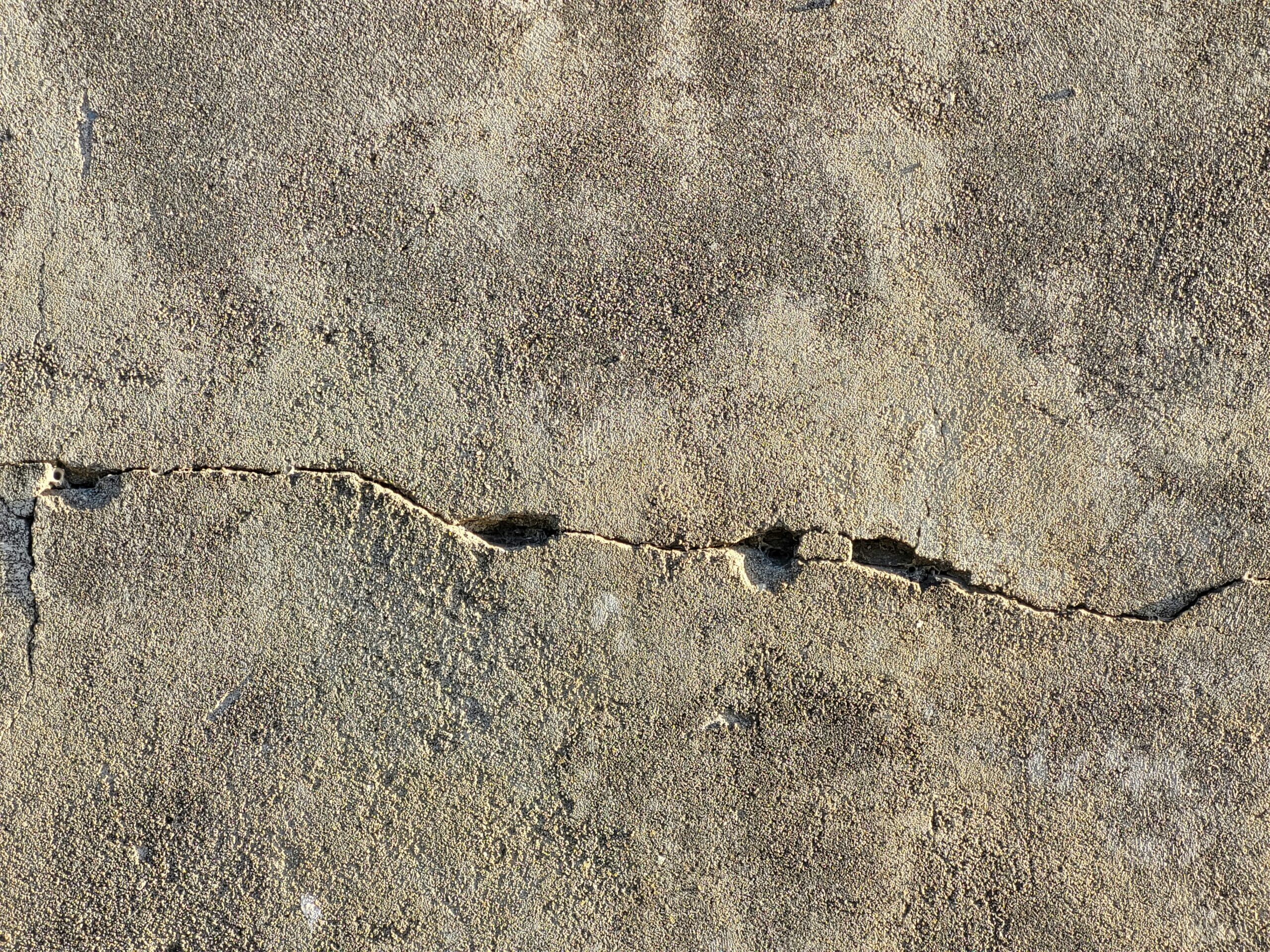 crack in residential foundation wall